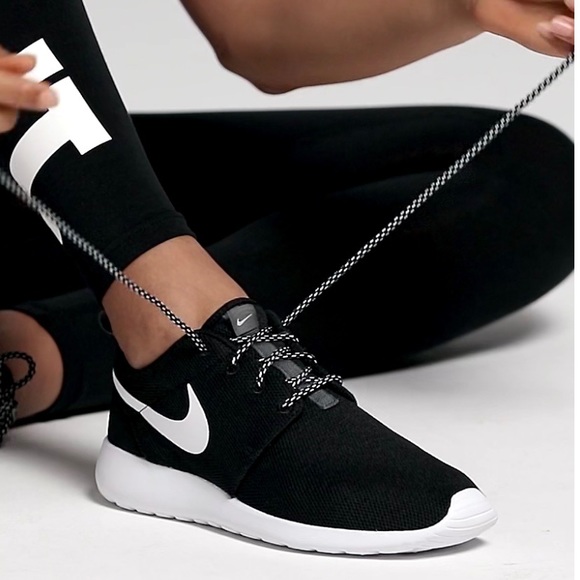 Nike Shoes - Nike Roshe One Trainers